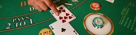 Pragmatic Play live casino dealer and slot game thumbnails on luck365 login mobile app